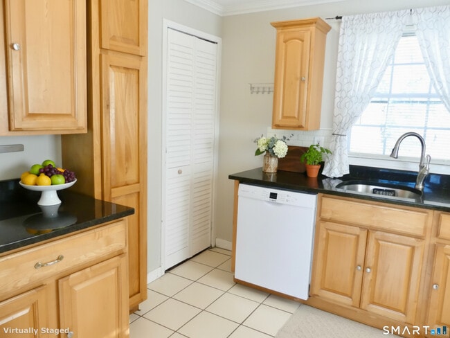 Building Photo - 12 W Rocks Rd