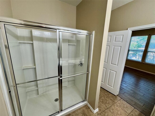 Building Photo - 5716 Knoll Pines Pass