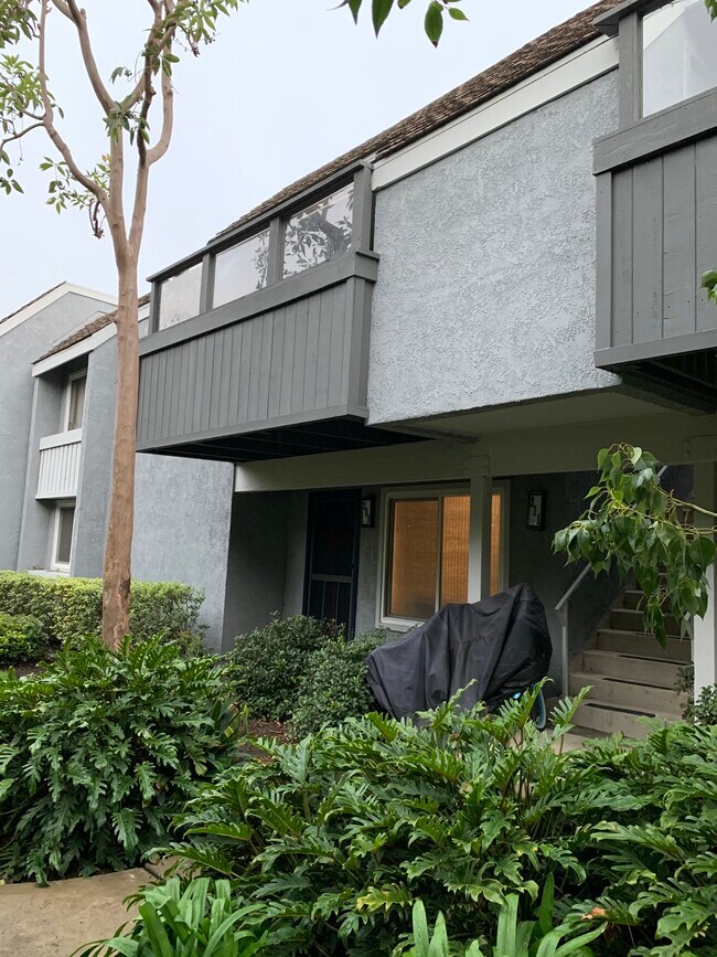 Building Photo - 211 Briarwood