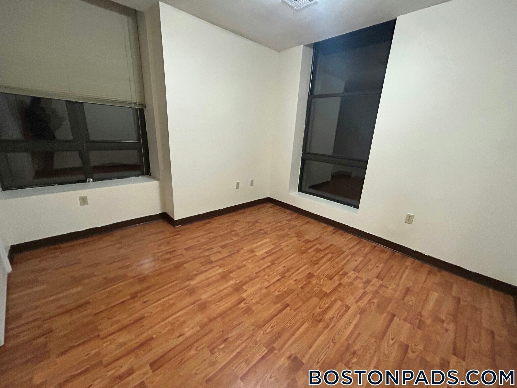 Building Photo - 81 Essex St