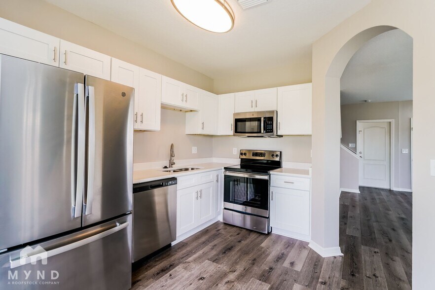 Building Photo - 8162 Canterbury Lake Blvd