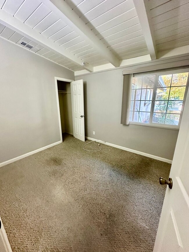 Building Photo - Recently updated 3 bedroom 2 bath Fremont ...