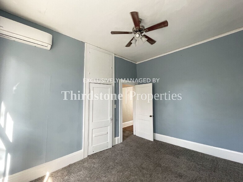 Building Photo - 121 W 6th St