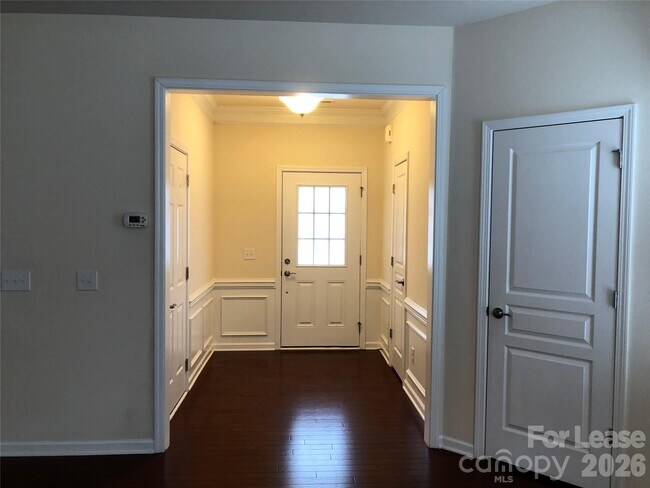 Building Photo - 6032 Carrollton Ln