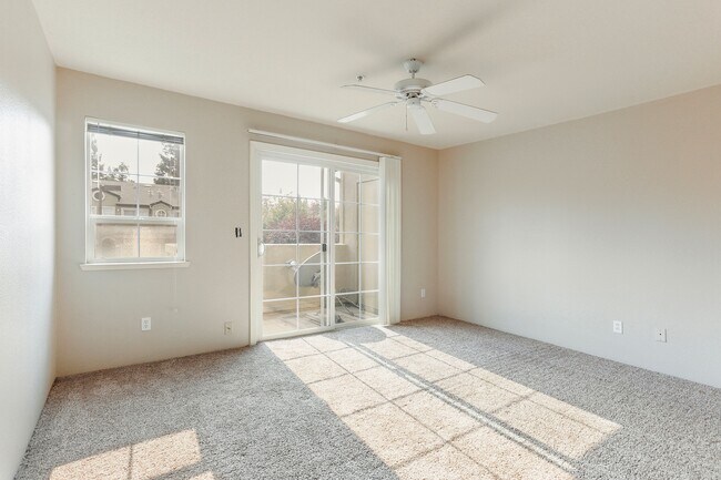 Building Photo - 3739 Black Eagle Dr