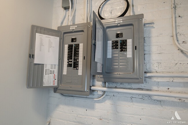 Building Photo - 1820 Gunderson Ave