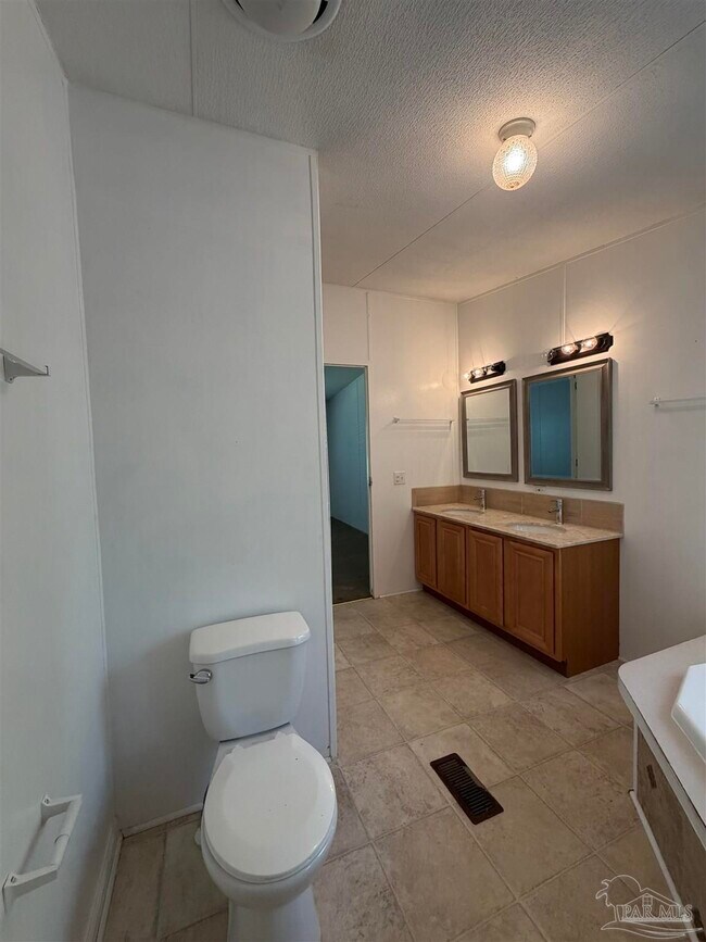 Building Photo - 5541 Sunkist Cir