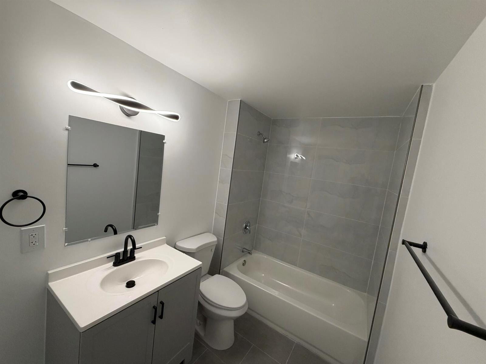 Building Photo - 1131 S N St