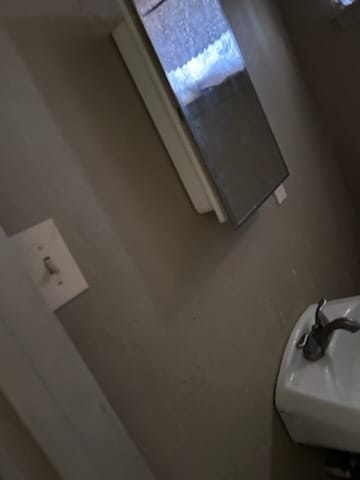 Building Photo - 1924 79th Ave