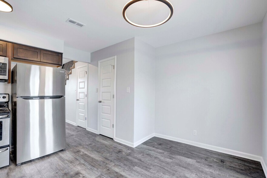 Building Photo - 1108 Pembroke Oak Grove Rd