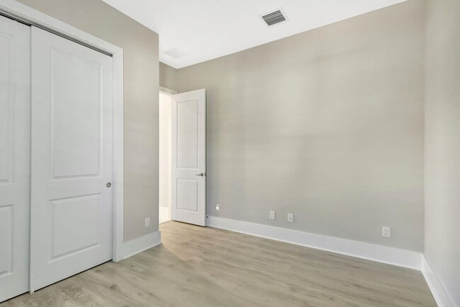 Building Photo - 11953 SW Vano Wy