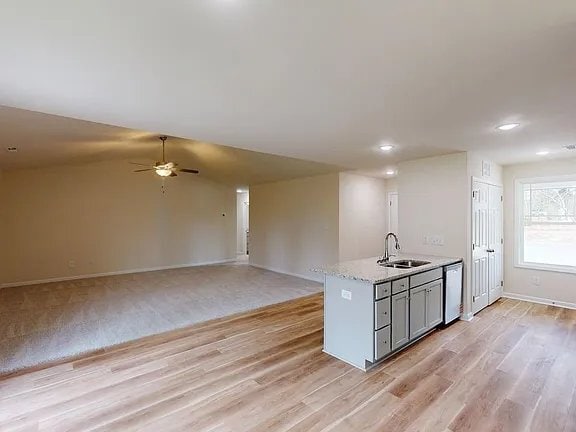 Building Photo - 304 Sandy Springs Dr