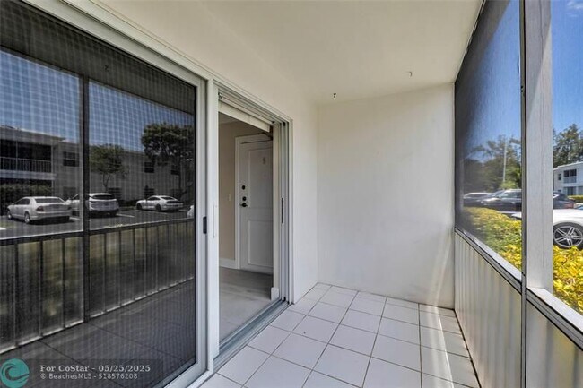 Building Photo - 6319 Bay Club Dr
