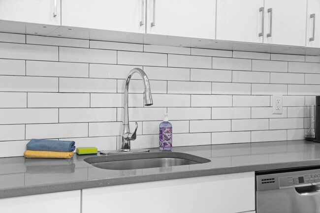 Building Photo - 564 W 182nd St