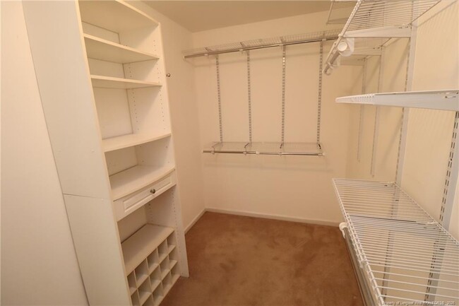 Building Photo - 203 Abbey Oak Ln