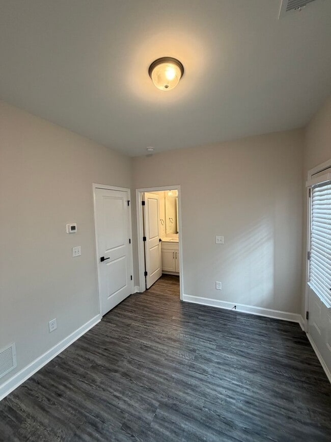 Building Photo - Stunning 3 Bed | 3.5 Bath Townhome in Atlanta’s Sought-After Upper Westside (30318)