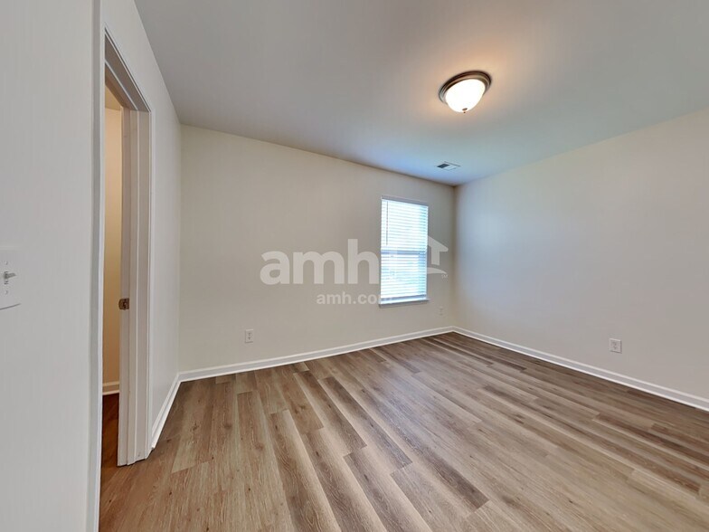 Building Photo - 1705 Diving Duck Ln