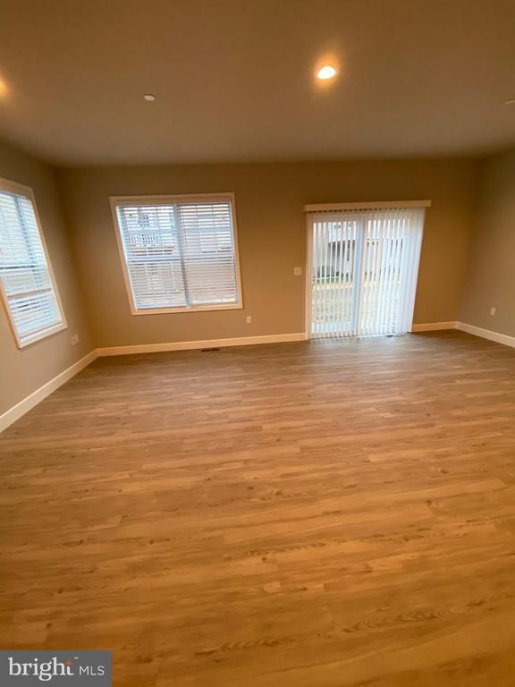 Building Photo - 6126 Sawgrass Ct