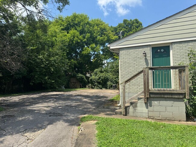 Building Photo - Great 3BR Home in the Heart of Nashville