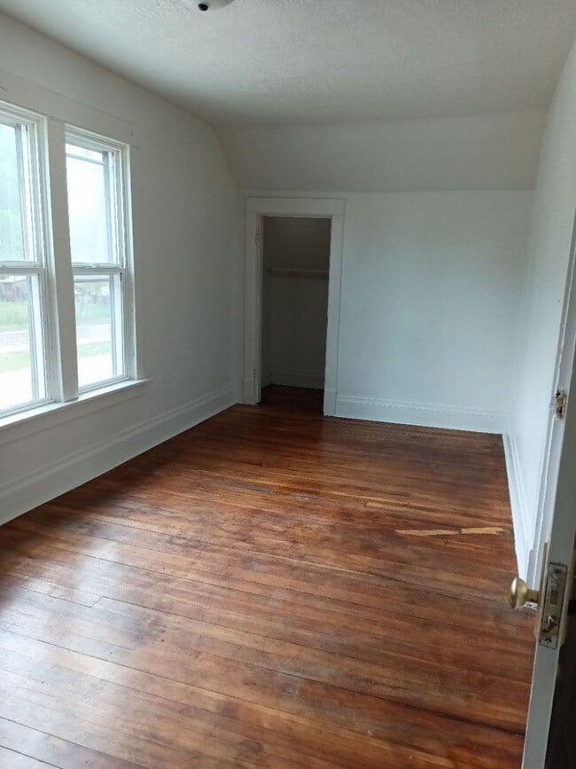 Building Photo - MOVE IN READY!  EASY QUALIFY!