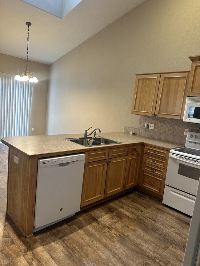 Building Photo - 3610 Porto Fino Ave