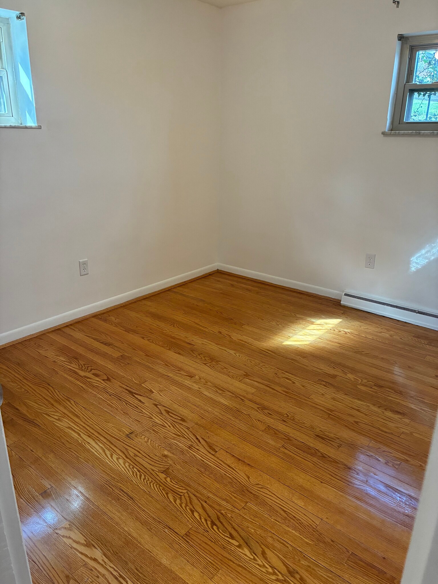 Master bedroom - 1130 River Hill Dr