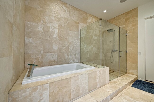 Building Photo - 5426 McCulloch Cir