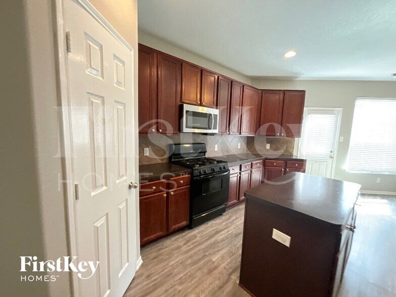 Building Photo - 4162 Wells Mark Dr