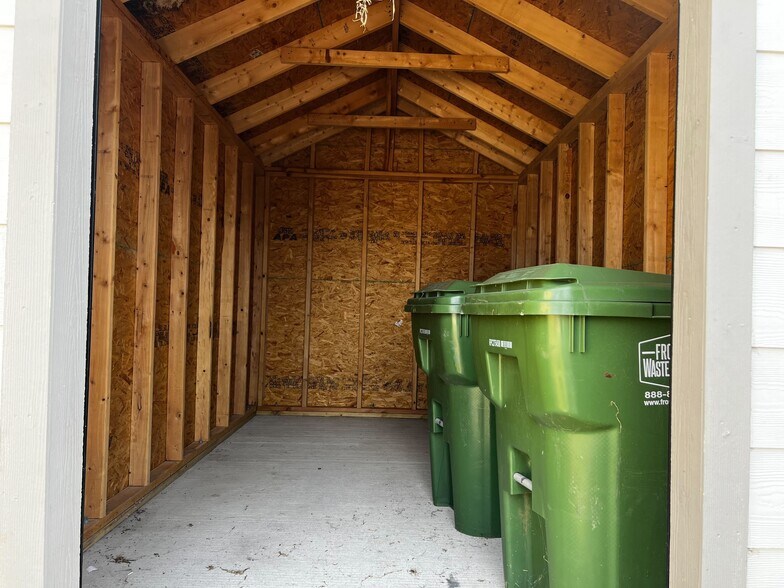 Building Photo - 709 N Collins Fwy