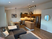 Building Photo - 583 Ocean Point Dr