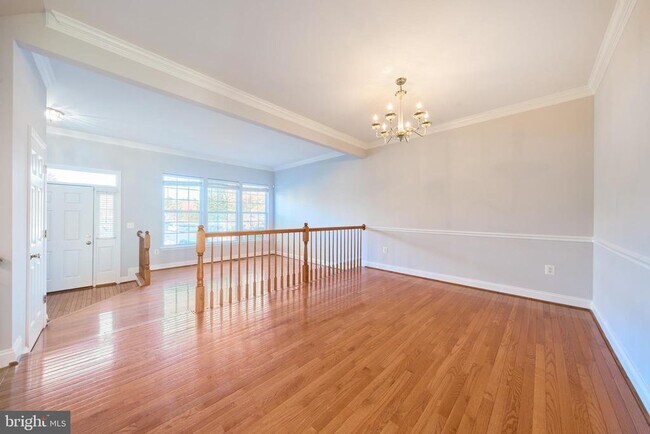 Building Photo - 685 Springhouse Square SE
