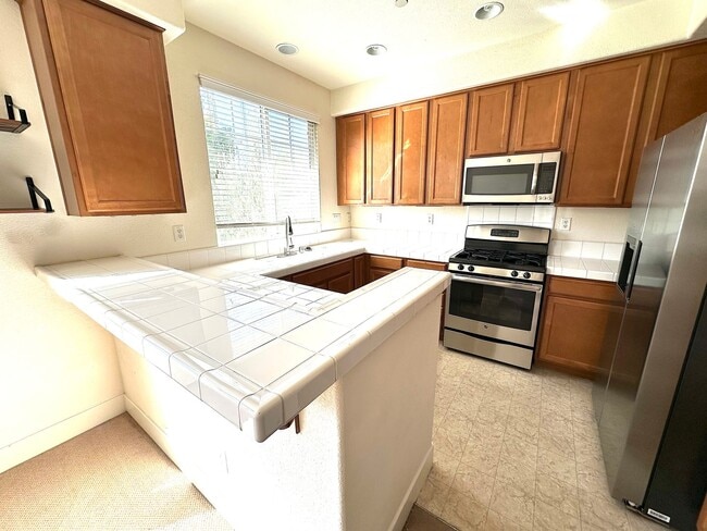 Building Photo - Welcome to modern luxury living in the hea...