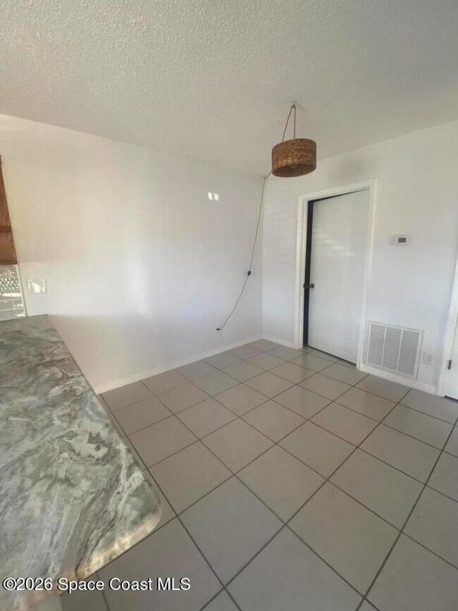 Building Photo - 4132 Bond Ave