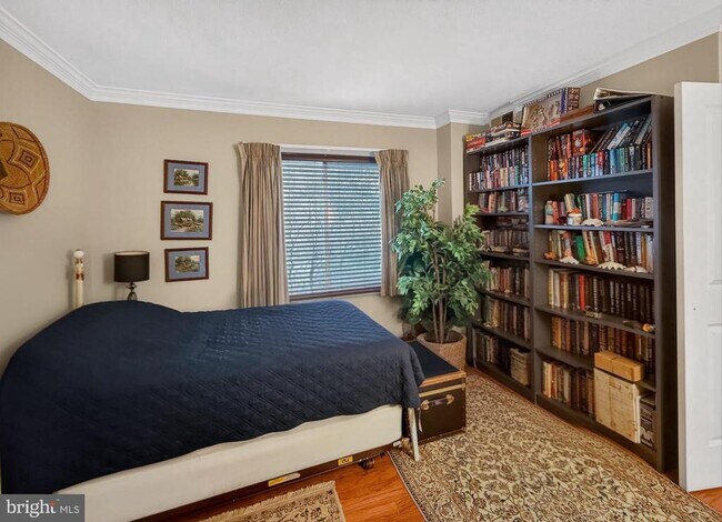 Building Photo - 8370 Greensboro Dr