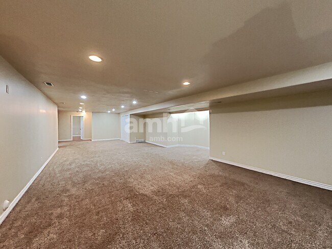 Building Photo - 376 W 1875 N