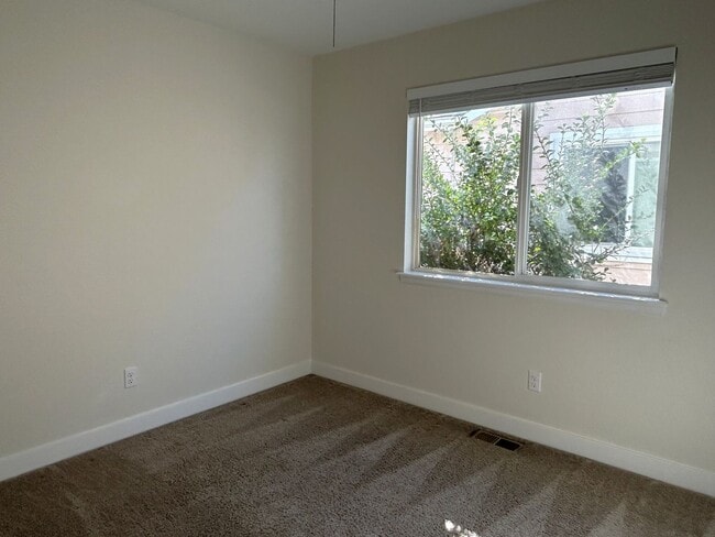 Building Photo - Spacious 3BR Home with Garage in Great Loveland Location