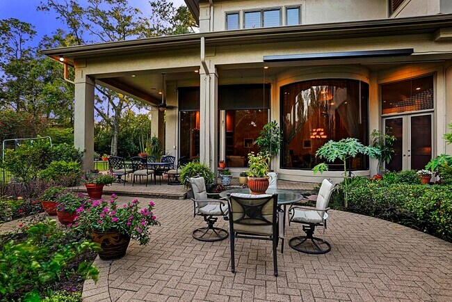 Building Photo - 11101 S Country Squire