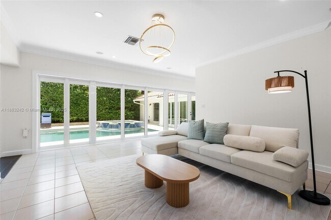 Building Photo - 5810 Maggiore St