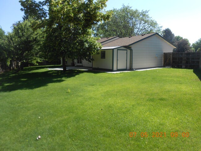 Building Photo - 418 Chukar Ct