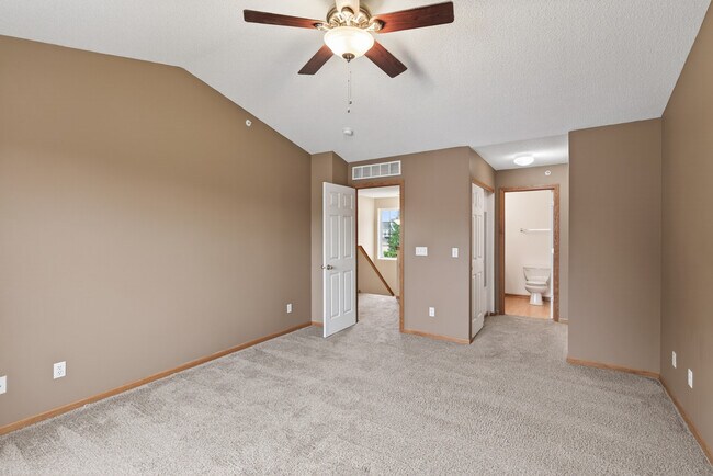 Building Photo - 5130 Holly Ln N