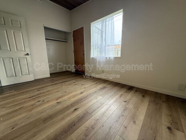 Building Photo - 54 Shasta Way