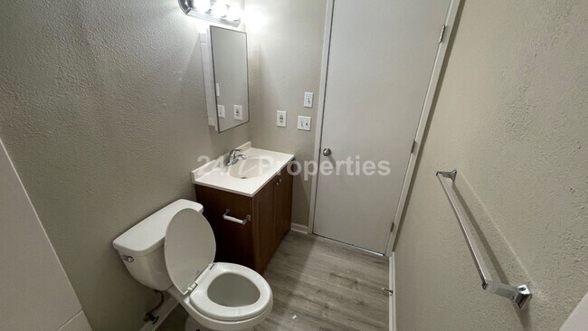 Building Photo - 2023-12573MF