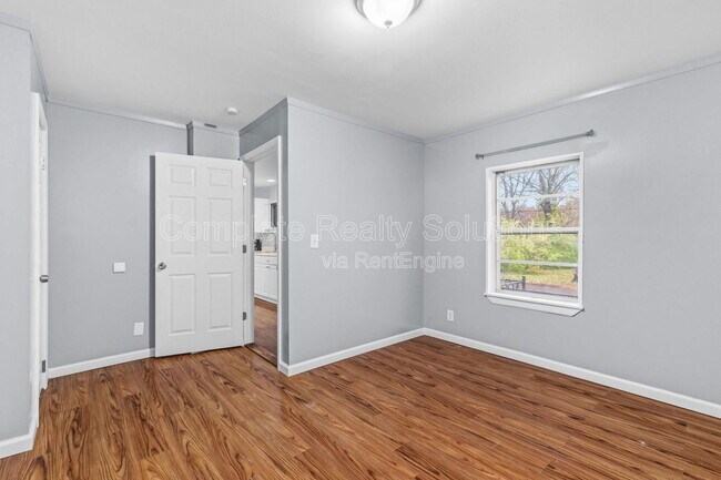 Building Photo - 8235 Albin Ave