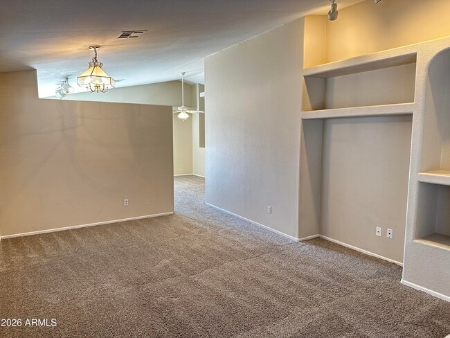 Building Photo - 3057 W Cat Balue Dr