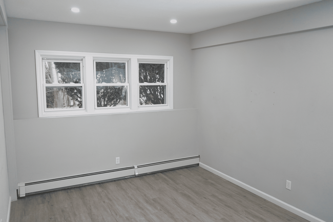 Interior Photo - 65 Hillside Ave