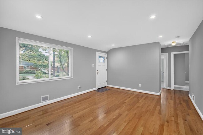 Building Photo - 11102 Bucknell Dr