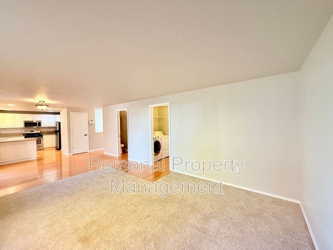 Building Photo - 2312 NE 106th St