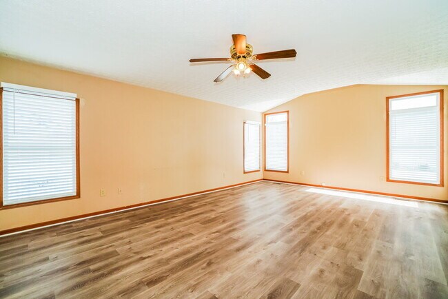 Building Photo - 9400 Magnolia Way