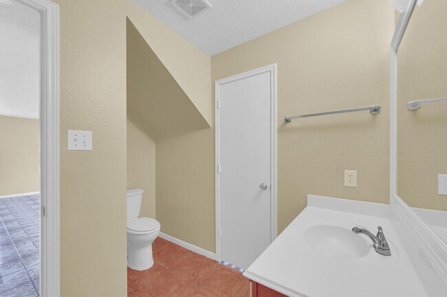 Building Photo - 1119 Mossy Branch St