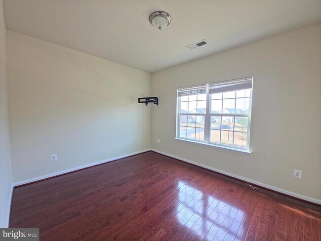 Building Photo - 7108 Sudley Ave